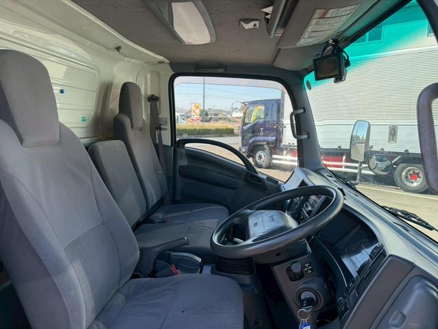 Isuzu ELF 2014